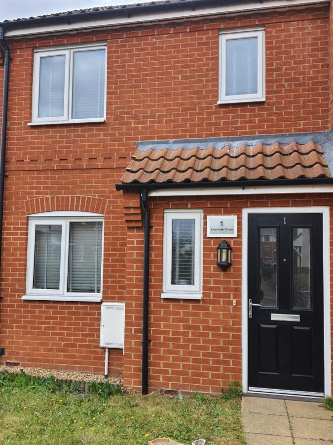 Norwich, Lavender House, 3 Bedroom House, Private Parking And Garden Hébergement de vacances NWI