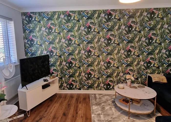 Norwich, Lavender House, 3 Bedroom House, Private Parking And Garden