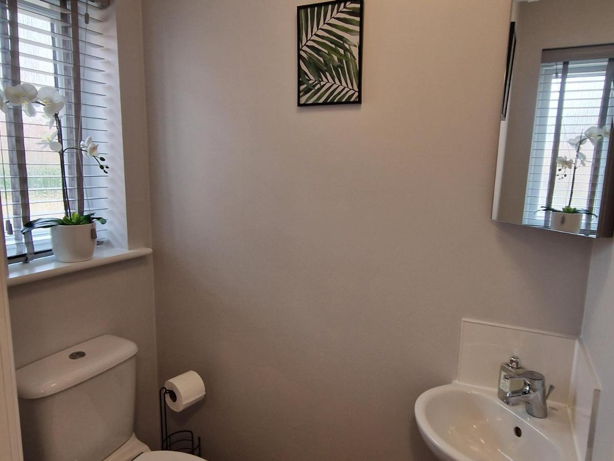 Norwich, Lavender House, 3 Bedroom House, Private Parking And Garden Holiday home